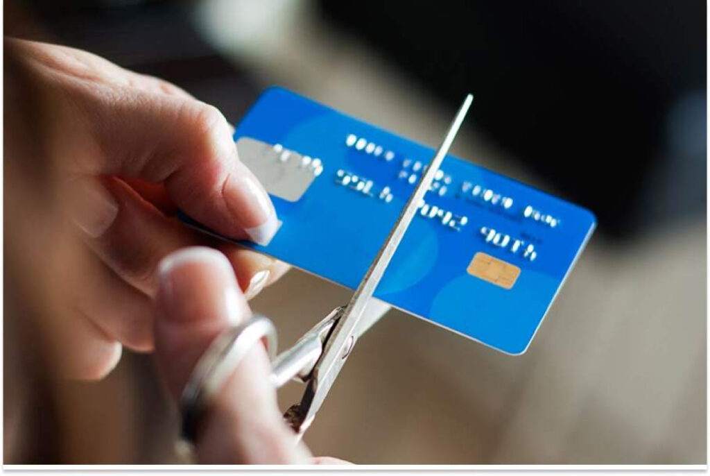Hủy thẻ tín dụng Vpbank có mất phí không?