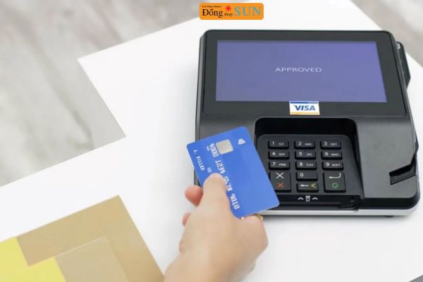 Các chức năng nổi bật của thẻ VISA Debit