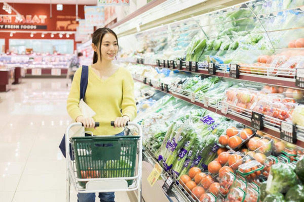 Tiết kiệm khi mua thực phẩm hàng ngày, ưu tiên các mặt hàng giảm giá