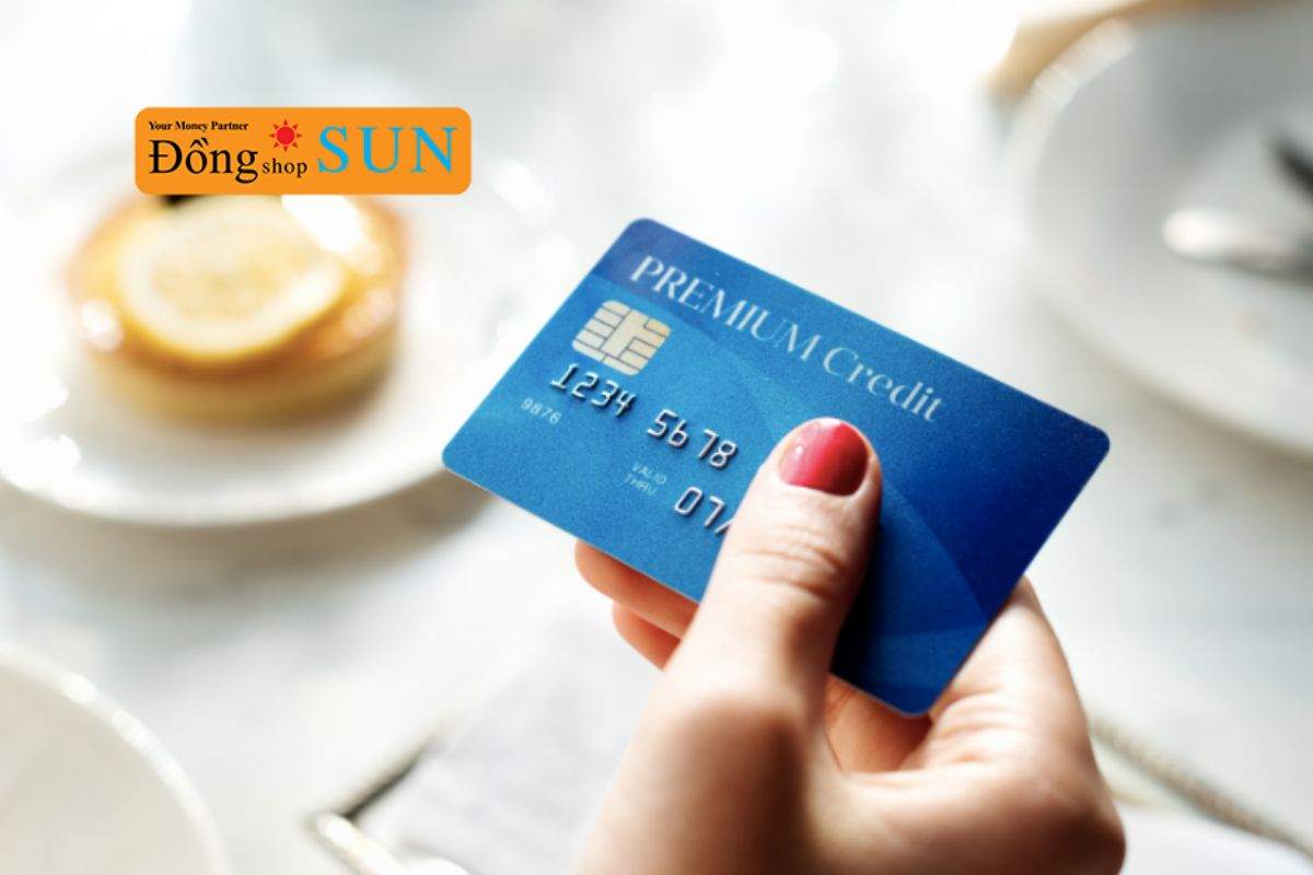 Những lưu ý quan trọng cần biết khi rút tiền từ thẻ tín dụng