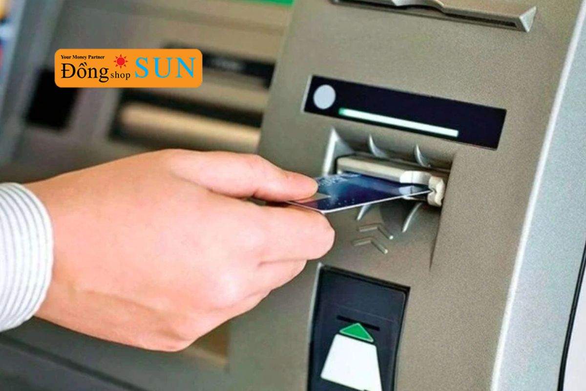 Thẻ bị nuốt rồi, liệu có thể rút tiền được nữa không?