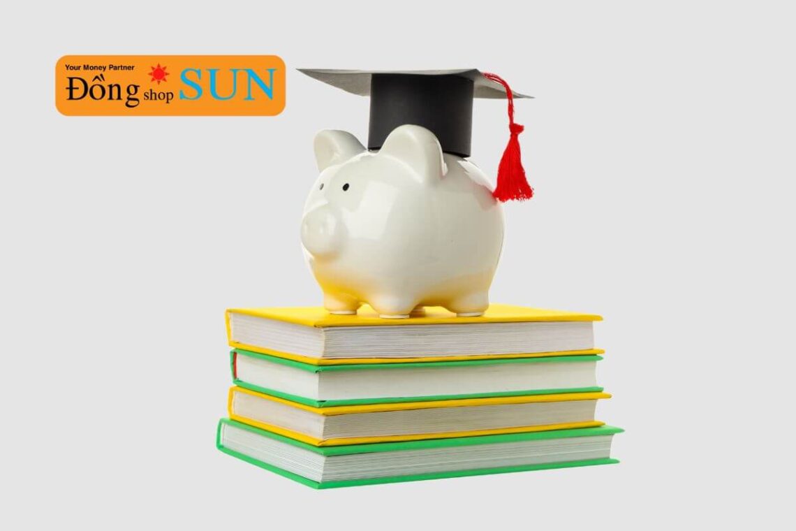 Chị Trang xoay tiền đóng học phí cho con trước kỳ thi đại học