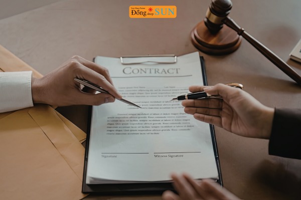 Đọc rõ hợp đồng