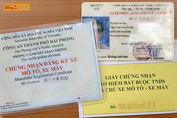 Cầm giấy tờ (Cavet xe)