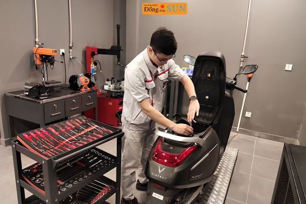 Kiểm tra và bảo dưỡng xe