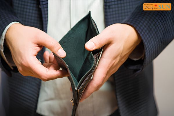 Người đang kẹt tiền