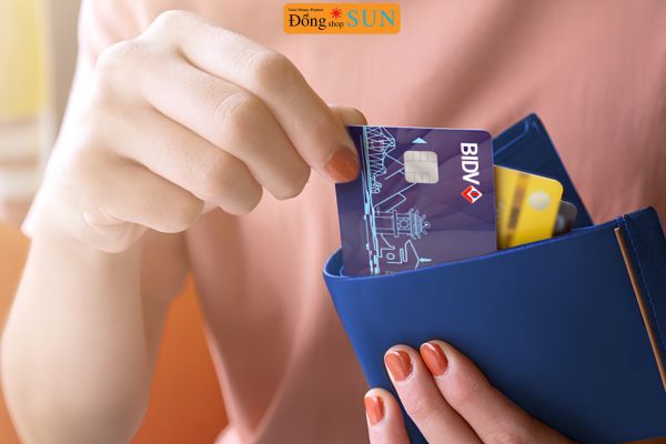 Dứt điểm thẻ tín dụng