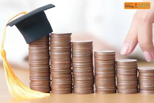 Nỗi lo tài chính của sinh viên mỗi dịp tựu trường