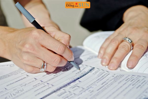 Pháp lý và giấy phép hoạt động